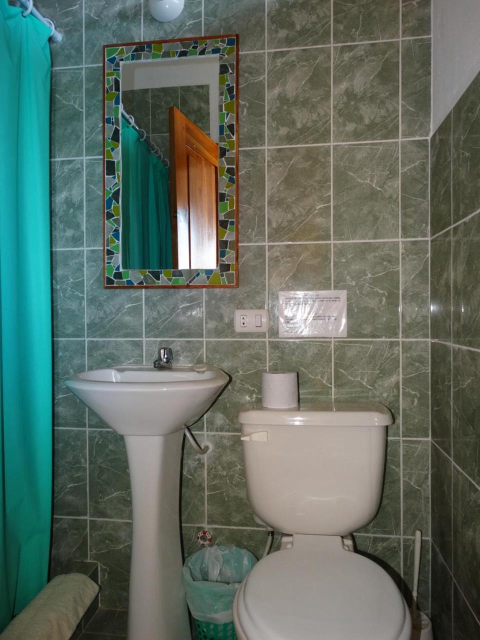 La Mariposa Hostal Olón Eksteriør bilde